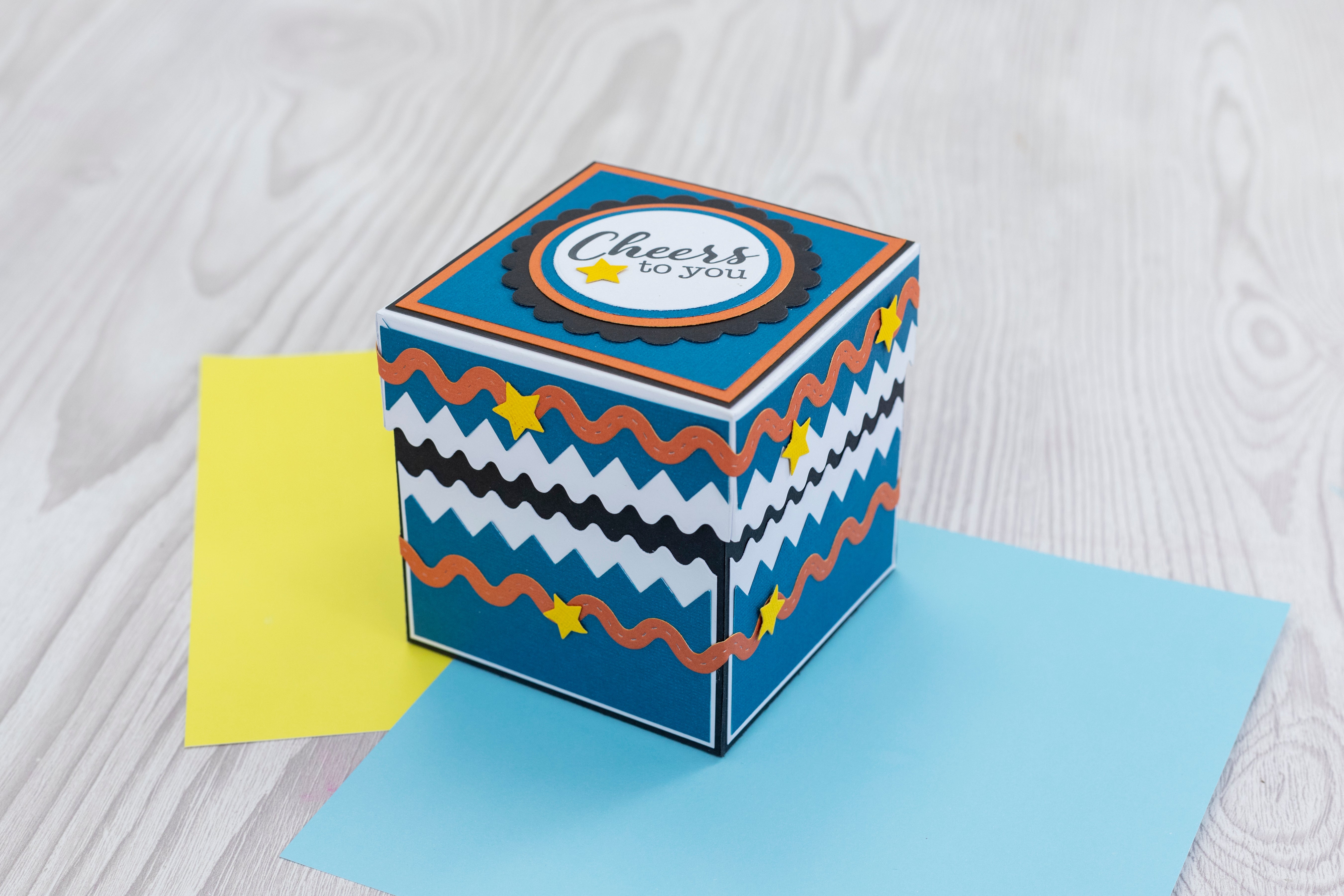 Crafters Companion Metal Die Edgeable - Waves