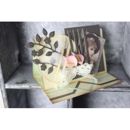 Cutting and Embossing Mery's Circle Fantasy