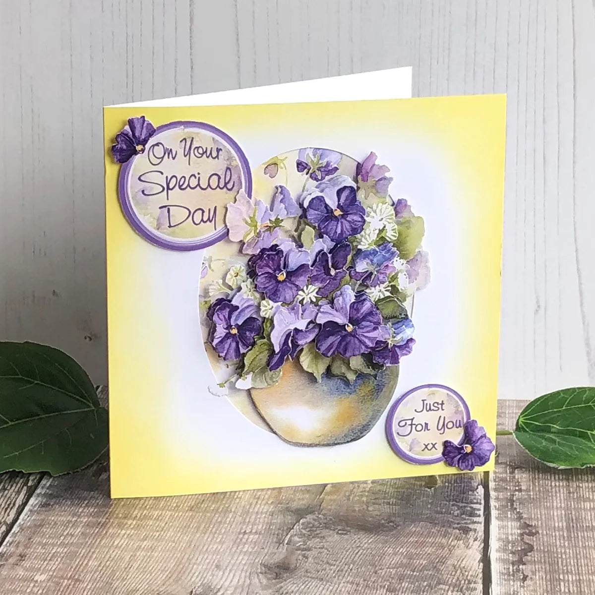 Die Cut Decoupage – Vases Of Pansies (Pack Of 3)