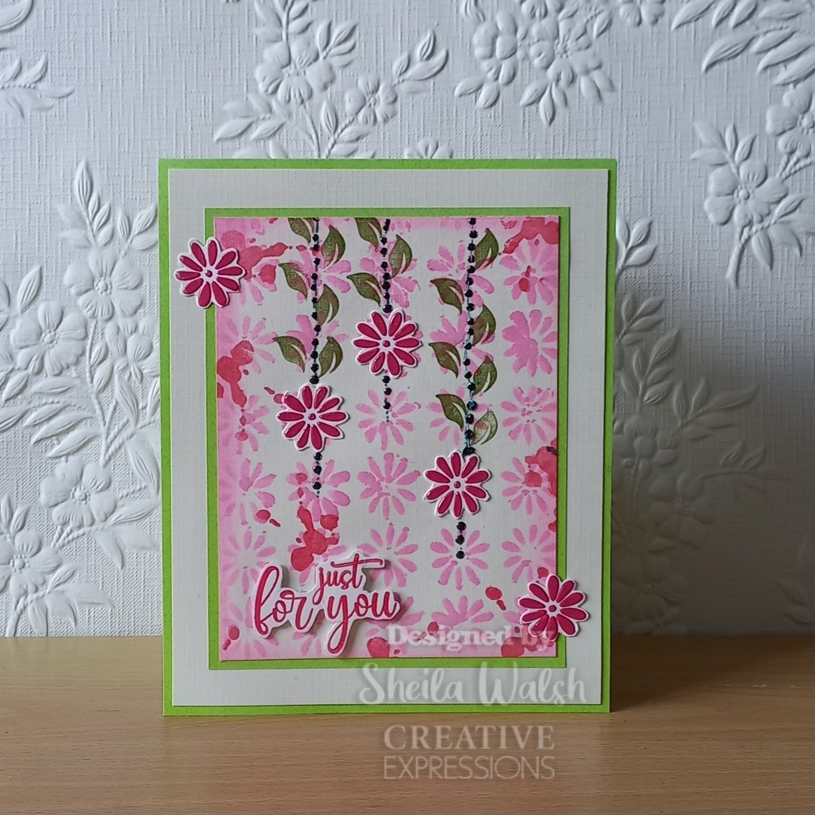 Creative Expressions Mini Stencil Daisy Doo 4 in x 3 in