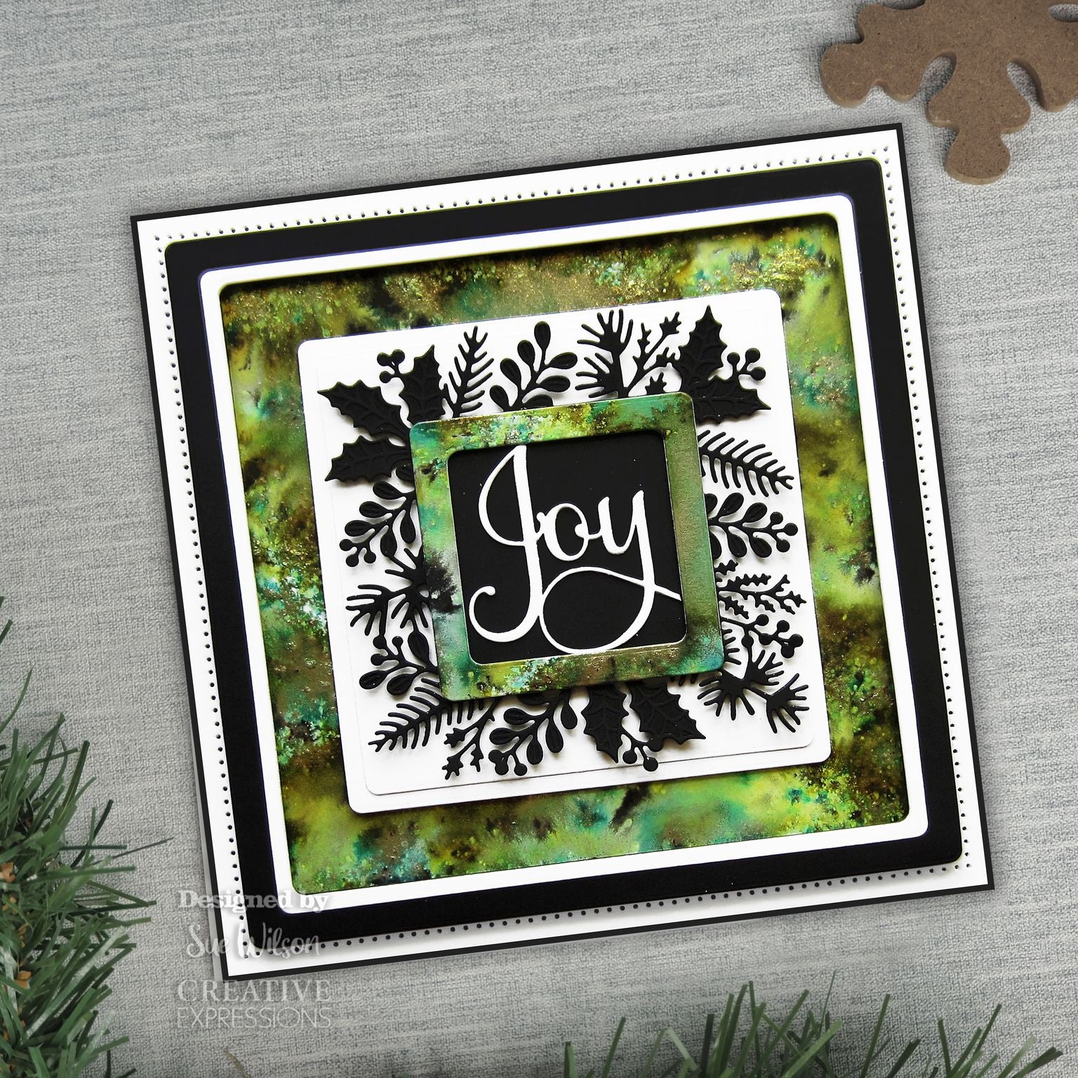 Creative Expressions Sue Wilson Festive Wreath Frame Craft Die